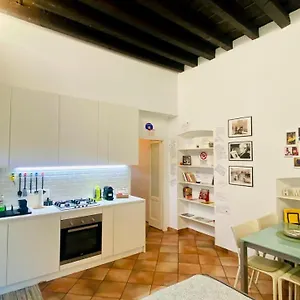Sweet Navigli S1 , Milan Italie