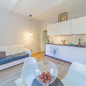  Appartamento Armadillo House - Elegante Casa A